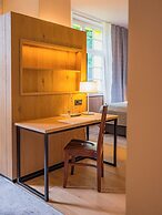 Gutshotel Menterschwaige – Heritage Boutique Hotel with Timeless Elega