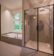 Gutshotel Menterschwaige – Heritage Boutique Hotel with Timeless Elega
