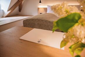 Gutshotel Menterschwaige – Heritage Boutique Hotel with Timeless Elega