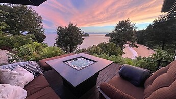 Oceanview Penthouse Suite & Beach Access