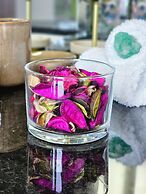 Oceanview Penthouse Suite & Beach Access