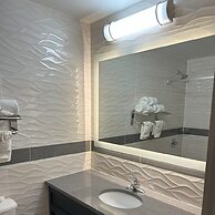 Red Roof PLUS+ Brooklyn - Flatbush Ave