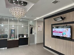 Red Roof PLUS+ Brooklyn - Flatbush Ave