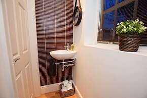 Derby 2 Bed House - University & City
