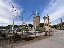 Cozy Caravan Retreat in Pwllheli Hafan Y Mor