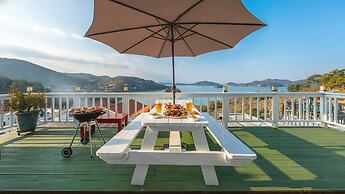 Yeosu Grace Family Pension