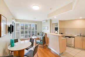 Deluxe Seaside Salt Dual Key Apartment