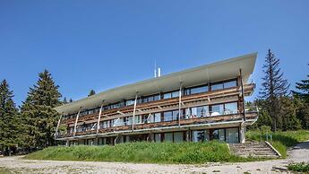 Apartment in Chamrousse With Mountain Views