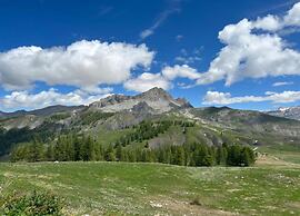 Apartment in Allos With Ski Slope Access