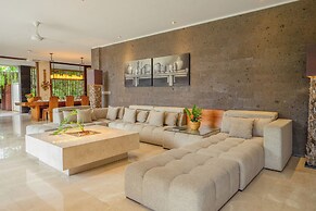 OMEKAI Cemagi by Nakula