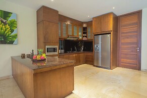 OMEKAI Cemagi by Nakula