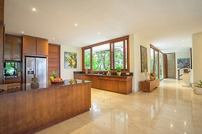 OMEKAI Cemagi by Nakula