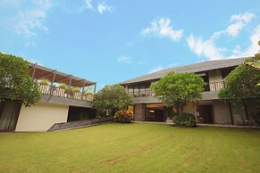 OMEKAI Cemagi by Nakula