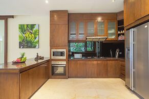 OMEKAI Cemagi by Nakula