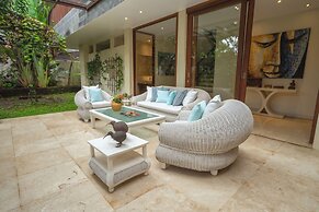 OMEKAI Cemagi by Nakula