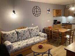 Alpine Apartment With Balcony