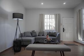 Modern Flat with 2 Bedrooms Near sea