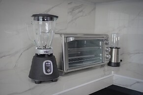 Modern Flat with 2 Bedrooms Near sea