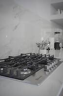 Modern Flat with 2 Bedrooms Near sea