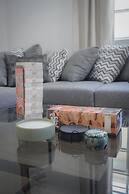 Modern Flat with 2 Bedrooms Near sea