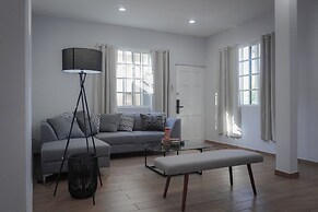 Modern Flat with 2 Bedrooms Near sea