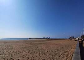 Spacious Villa Near Valras Beach