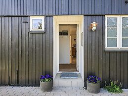 Cozy Summer House Near Ore Strand