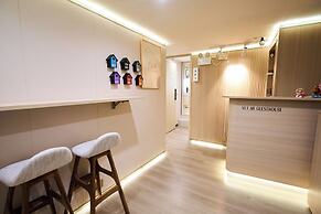 Serene Smart Stay