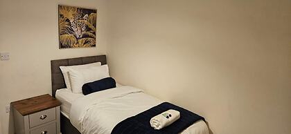 Goodwood Drive Hideaway - 4BR House