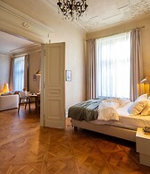 Fragola Apartments Le Jardin