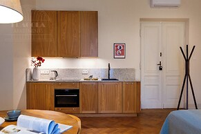 Fragola Apartments Le Jardin