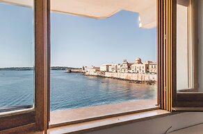 Finestra Su Cala Rossa Wonderful Italy