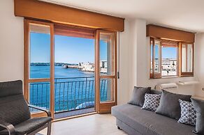 Finestra Su Cala Rossa Wonderful Italy