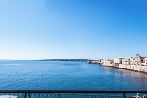 Finestra Su Cala Rossa Wonderful Italy