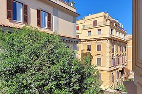 Rare Large and Elegant Rome Apartment in Prati Neighborhood Perfect fo