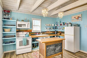 Beachfront Cottage w/ Boardwalk in Freeport