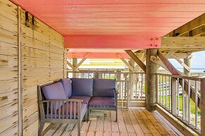 Beachfront Cottage w/ Boardwalk in Freeport