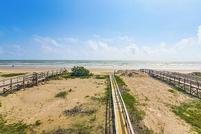 Beachfront Cottage w/ Boardwalk in Freeport