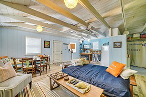 Beachfront Cottage w/ Boardwalk in Freeport