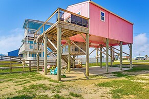 Beachfront Cottage w/ Boardwalk in Freeport