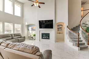 Games, Films & Outdoor Fun: Luxe Home in La Marque