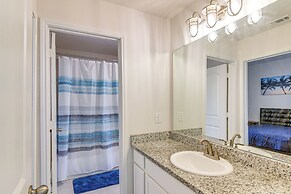 Games, Films & Outdoor Fun: Luxe Home in La Marque