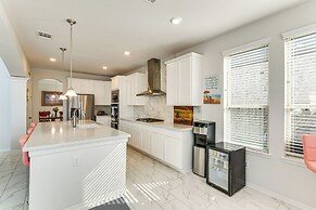 Games, Films & Outdoor Fun: Luxe Home in La Marque