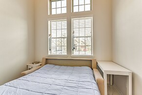 Games, Films & Outdoor Fun: Luxe Home in La Marque