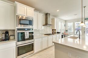 Games, Films & Outdoor Fun: Luxe Home in La Marque