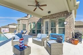 Games, Films & Outdoor Fun: Luxe Home in La Marque