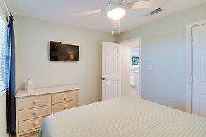 Beach & Pool Access: Gulf Shores Getaway!