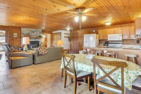 Table Rock Lake Cabin w/ Waterfront Views!