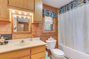 Table Rock Lake Cabin w/ Waterfront Views!