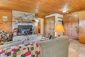 Table Rock Lake Cabin w/ Waterfront Views!
